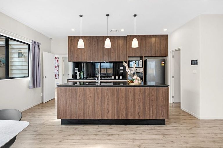 Photo of property in 32 Carrygawley Road, Flat Bush, Auckland, 2019