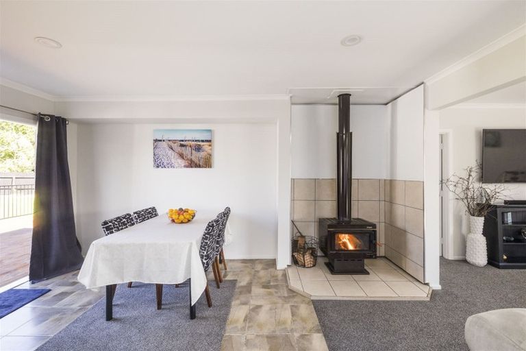 Photo of property in 14 Lewis Place, Highbury, Palmerston North, 4412