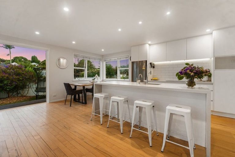 Photo of property in 2 Tyne Road, Forrest Hill, Auckland, 0620