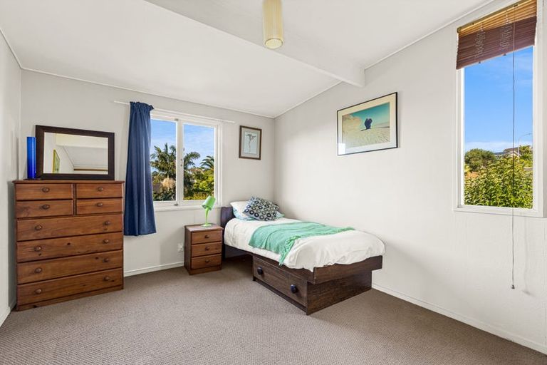 Photo of property in 1/1 Jeanette Place, Mairangi Bay, Auckland, 0630