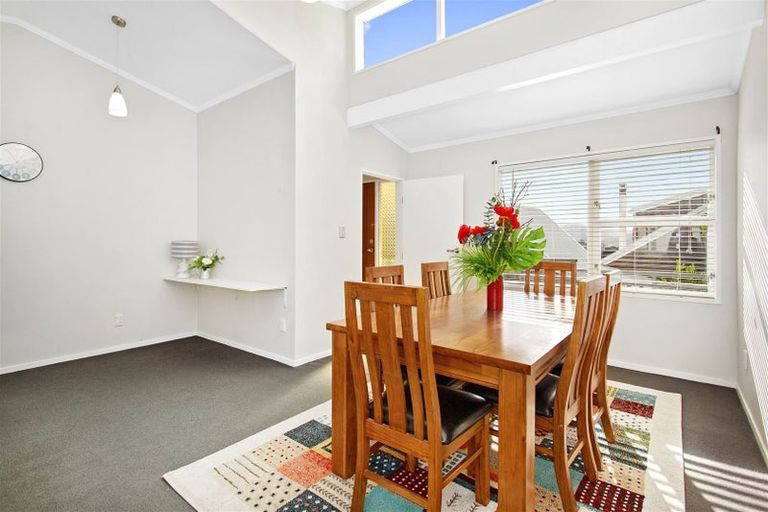 Photo of property in 78 Churton Drive, Churton Park, Wellington, 6037