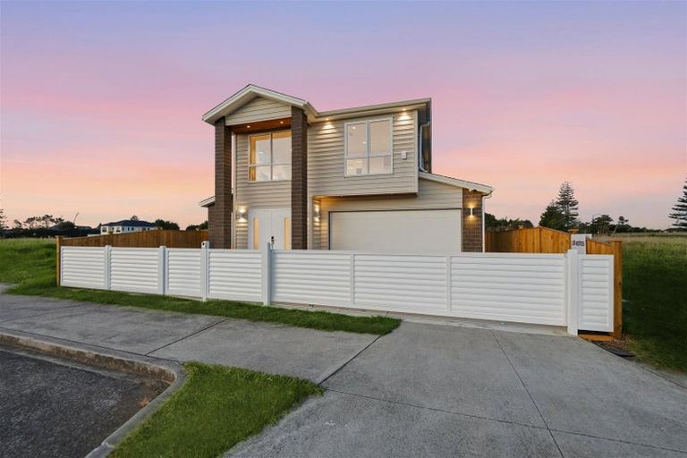 Photo of property in 9 Toporoa Street, Karaka, 2113