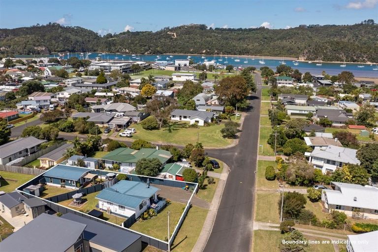 Photo of property in 13 Dundas Street, Whitianga, 3510