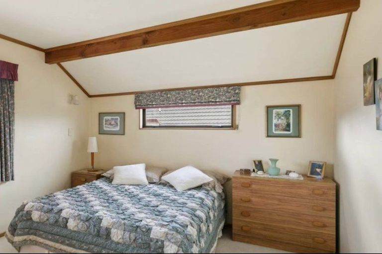 Photo of property in 8 Scorian Close, Karori, Wellington, 6012