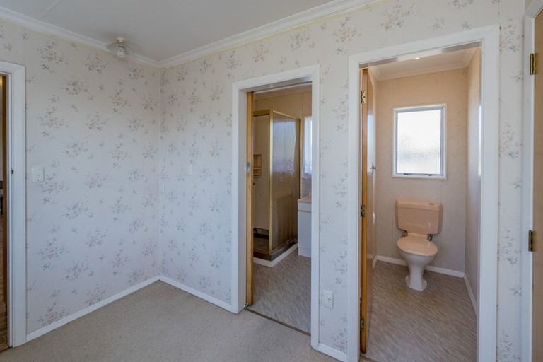 Photo of property in 29 Freyberg Street, Levin, 5510