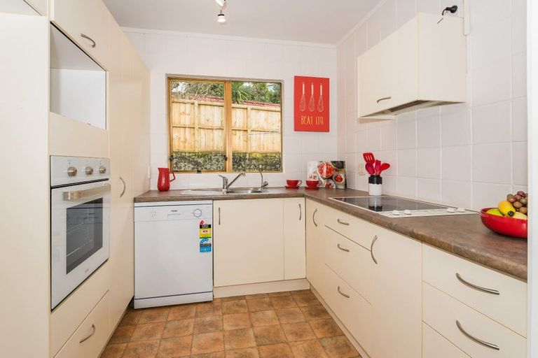 Photo of property in 1/14 Hollyhock Place, Browns Bay, Auckland, 0630