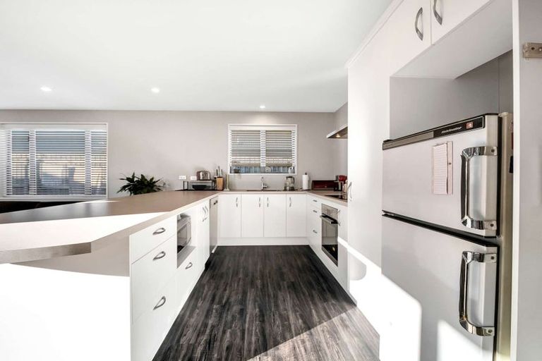 Photo of property in 28 Northwater Drive, Northwood, Christchurch, 8051