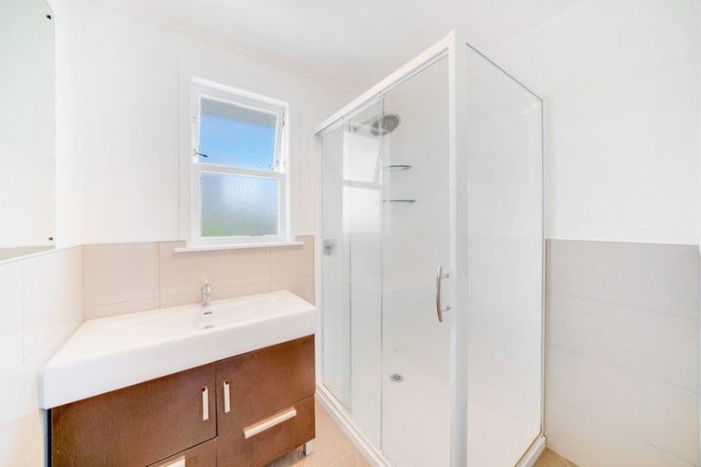 Photo of property in 9 O'connell Street, Manurewa, Auckland, 2102