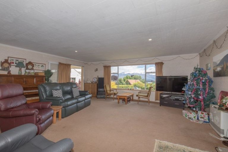 Photo of property in 41 Kennedy Crescent, Wanaka, 9305
