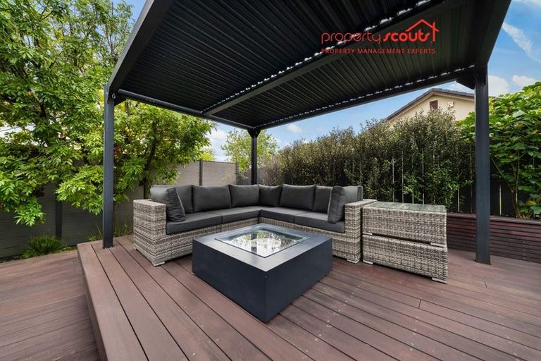 Photo of property in 9 Millisle Place, East Tamaki Heights, Auckland, 2016