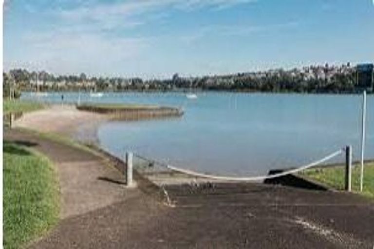 Photo of property in 5/39 Renata Crescent, Te Atatu Peninsula, Auckland, 0610