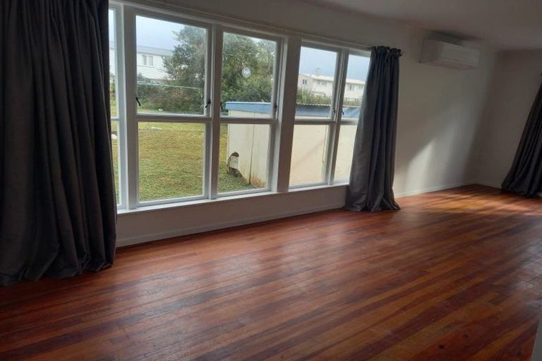 Photo of property in 79- 81 Corinna Street, Waitangirua, Porirua, 5024