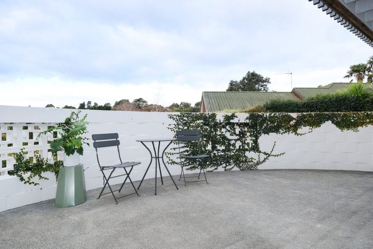Photo of property in 13 Lynngate Place, Hillcrest, Auckland, 0627
