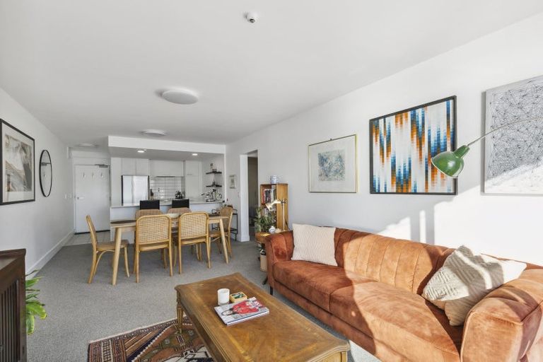 Photo of property in The Capital, 23/370 Oriental Parade, Oriental Bay, Wellington, 6011