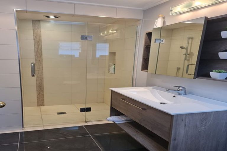 Photo of property in 51 Hilling Street, Titirangi, Auckland, 0604