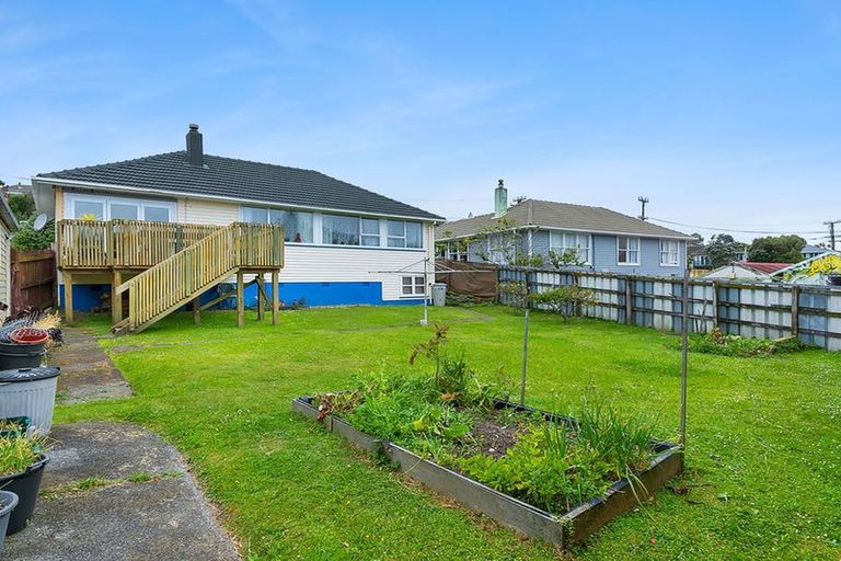 Photo of property in 19 Dimock Street, Titahi Bay, Porirua, 5022