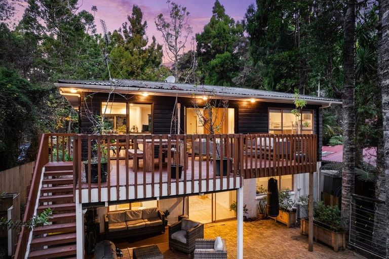 Photo of property in 23 Tainui Road, Titirangi, Auckland, 0604