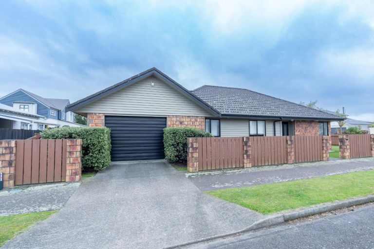 Photo of property in 215 Park Road, Hokowhitu, Palmerston North, 4410