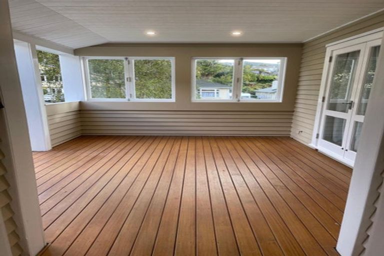 Photo of property in 21 Burrows Avenue, Karori, Wellington, 6012