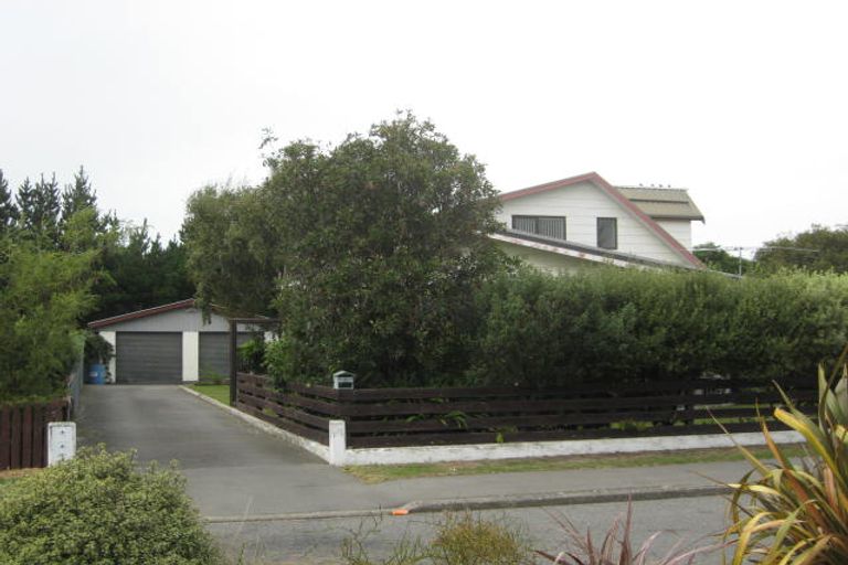 Photo of property in 17 Moore Street, Rolleston, 7614