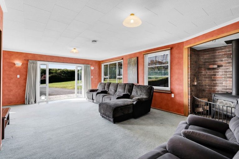 Photo of property in 2775 Eltham Road, Te Kiri, Opunake, 4682