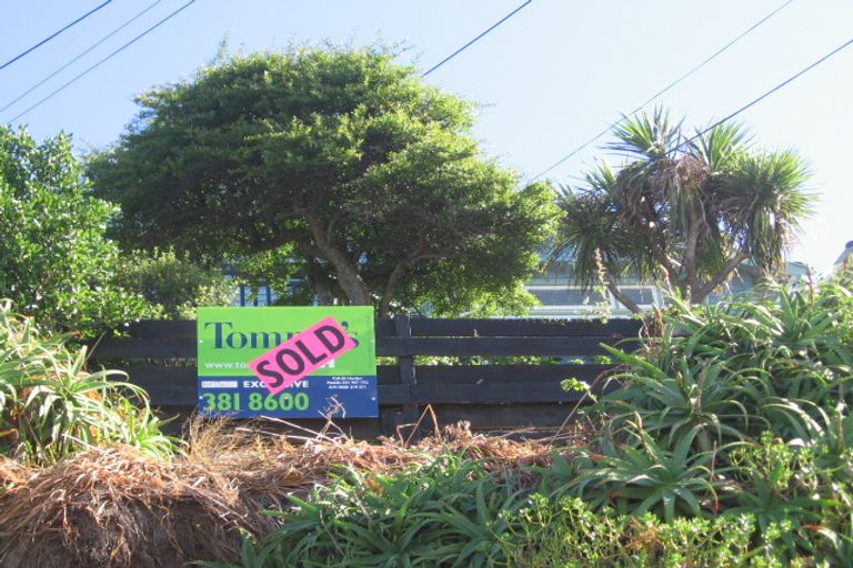 Photo of property in 22 Imperial Terrace, Melrose, Wellington, 6022