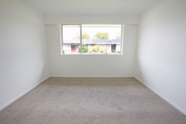Photo of property in 9/1 Pine Street, New Lynn, Auckland, 0600