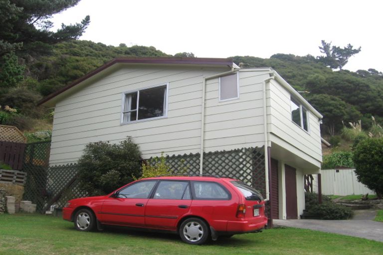 Photo of property in 42 Postgate Drive, Whitby, Porirua, 5024