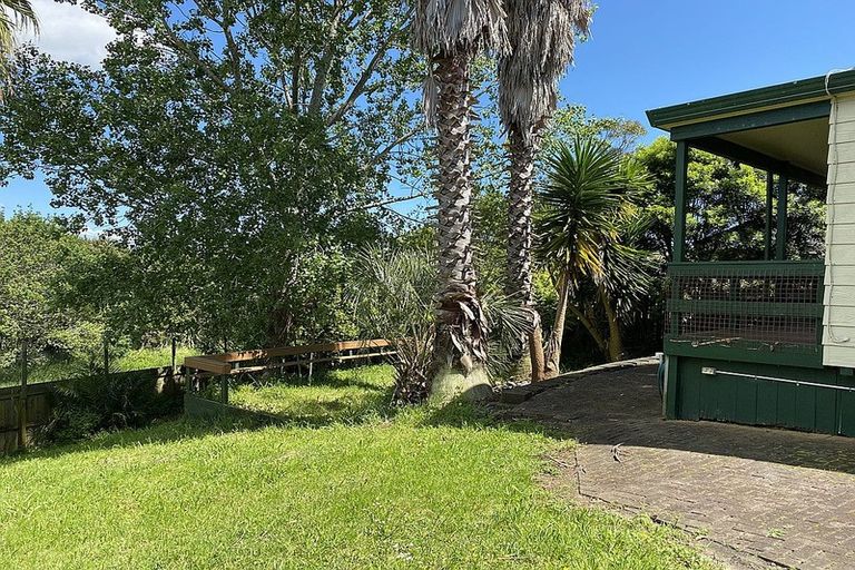 Photo of property in 48 De Quincey Terrace, Highland Park, Auckland, 2010