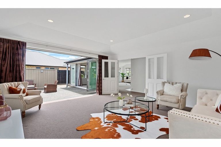 Photo of property in 7 Cairnbrae Drive, Prebbleton, 7604