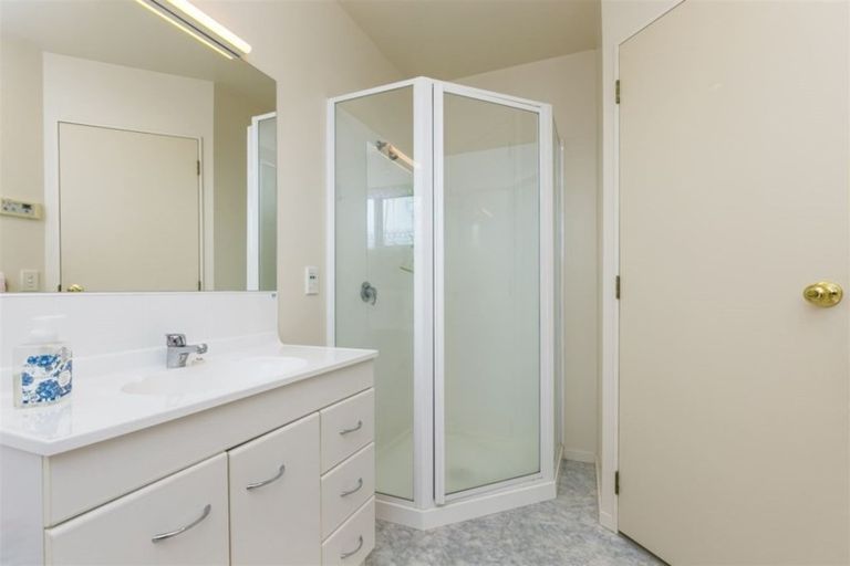 Photo of property in 25 Bathgate Street, Johnsonville, Wellington, 6037