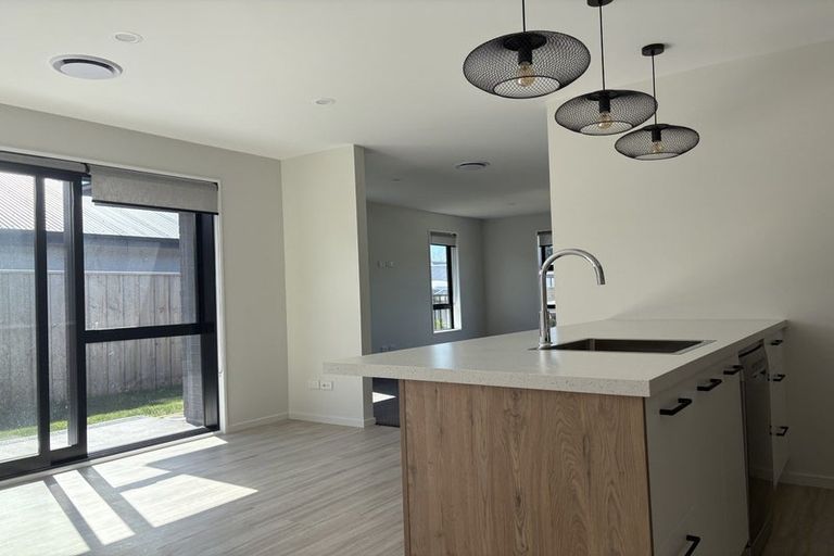 Photo of property in 5 Wykes Place, Amberley, 7410