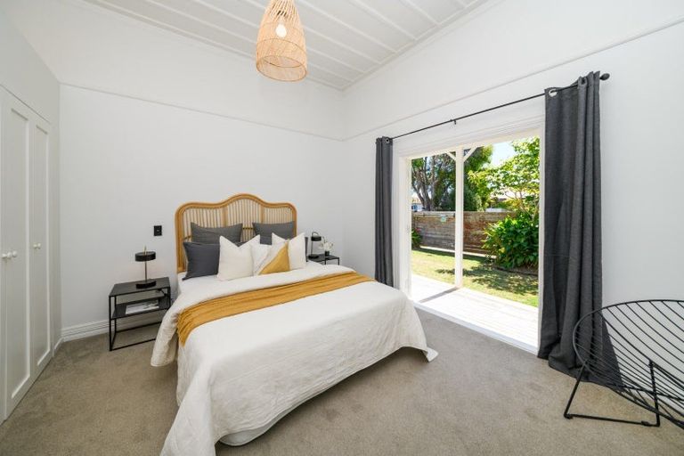 Photo of property in 31 Dunk Place, Milson, Palmerston North, 4414