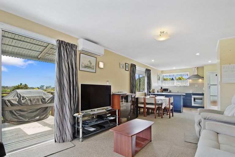 Photo of property in 20 Terra Nova Street, Glen Eden, Auckland, 0602
