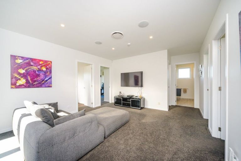 Photo of property in 33 Hartwell Drive, Kelvin Grove, Palmerston North, 4470