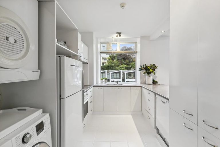Photo of property in Jerningham Apartments, 20 Oriental Terrace, Oriental Bay, Wellington, 6011