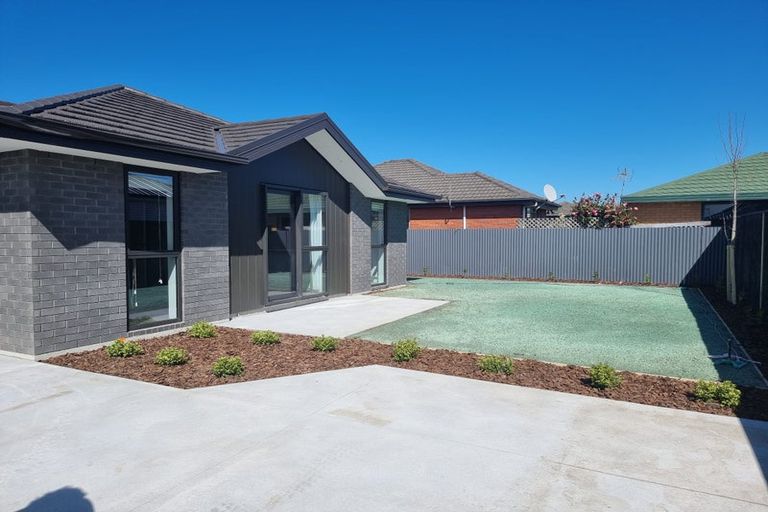 Photo of property in 79 Akoranga Place, Hornby, Christchurch, 8042