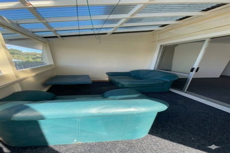 Photo of property in 10 Memorial Drive, Parahaki, Whangarei, 0112