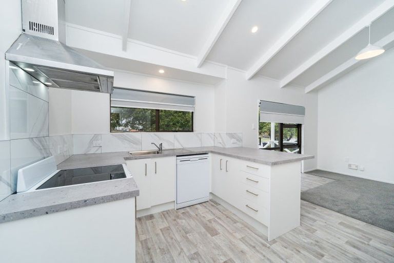 Photo of property in 2 Peter Hall Drive, Kelvin Grove, Palmerston North, 4414