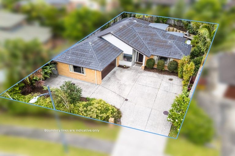 Photo of property in 24 Sapperton Drive, Henderson, Auckland, 0612