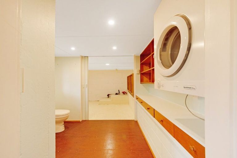 Photo of property in 2 Lambeth Road, Northland, Wellington, 6012