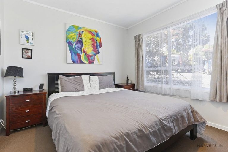 Photo of property in 2/22c Evans Road, Glen Eden, Auckland, 0602