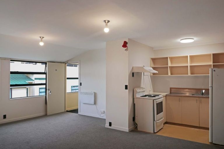 Photo of property in Te Awhina Apartments, 28/22u Sussex Street, Mount Cook, Wellington, 6021