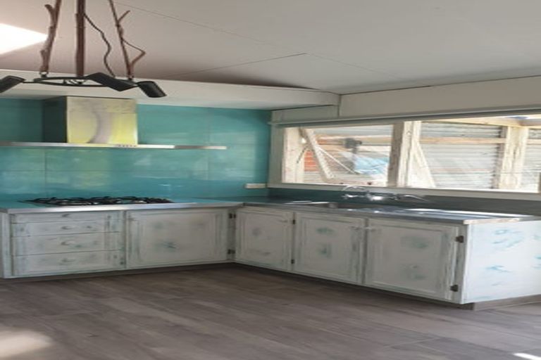 Photo of property in 2 Rimu Road, Mangere Bridge, Auckland, 2022