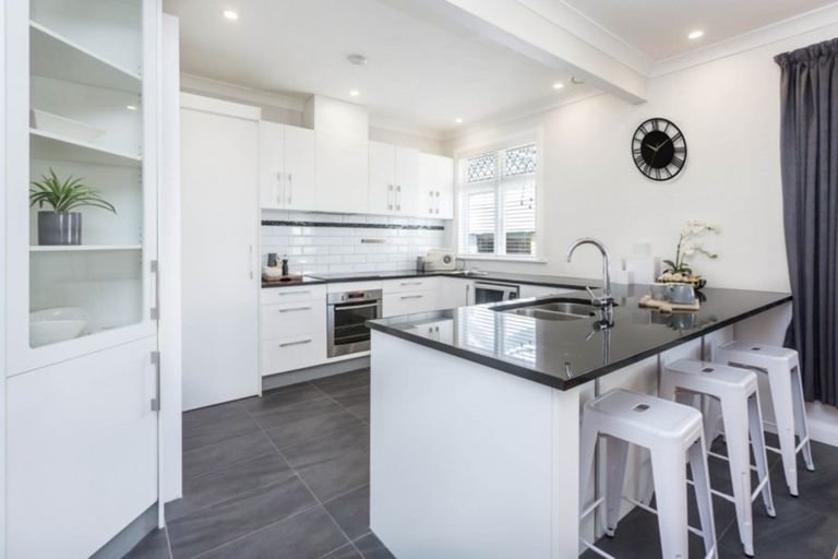 Photo of property in 50f1- King Street, Ebdentown, Upper Hutt, 5018