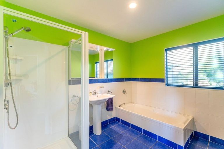 Photo of property in 4 Gybe Place, Whitby, Porirua, 5024