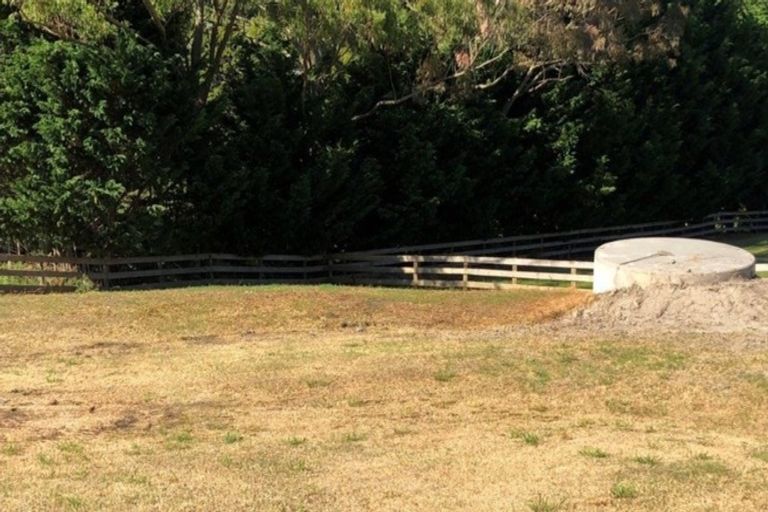 Photo of property in 4 Heaths Way, Pahi, Paparoa, 0571