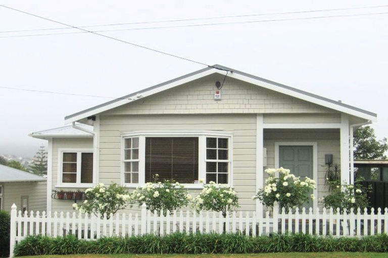 Photo of property in 11a Pembroke Road, Northland, Wellington, 6012