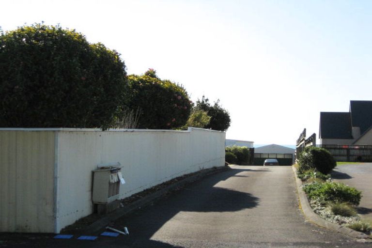 Photo of property in 2 Turehu Street, Merrilands, New Plymouth, 4312