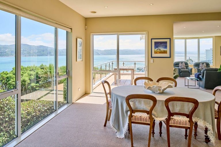 Photo of property in 14 The Crescent, Roseneath, Wellington, 6011